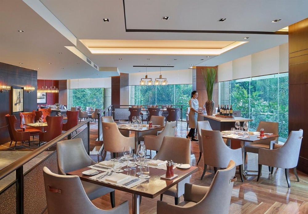 Makati Shangri-La, Manila